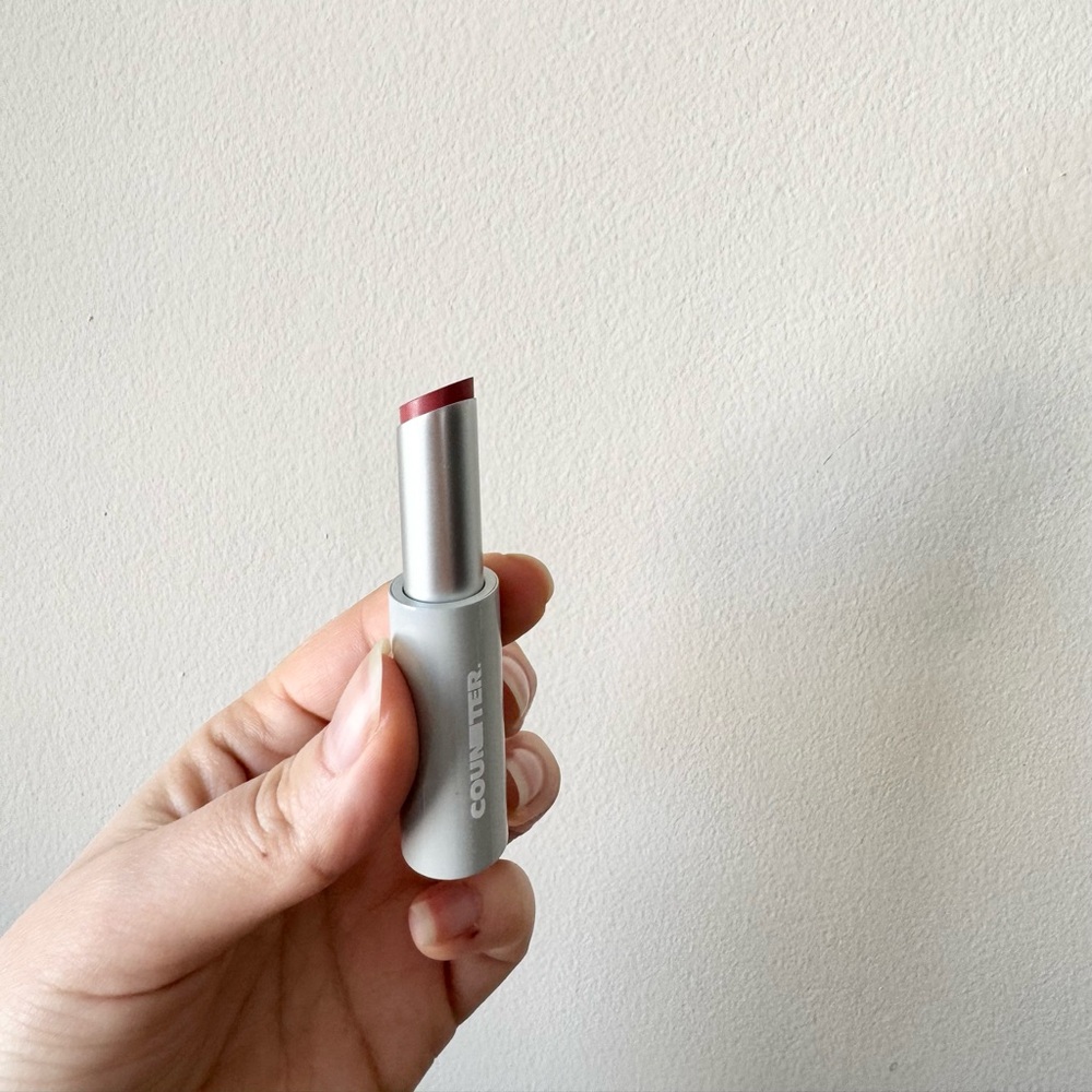 New Counter Lily Conditioning Lipstick